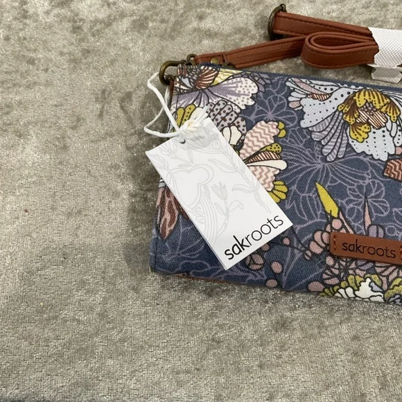 Sakroots Marin Mini Crossbody Shadow Purse Wallet, NWT - Picture 3 of 5